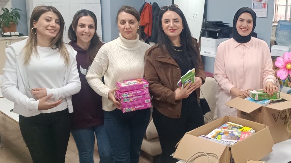 Gazi Yaşargil İlkokulu'ndan Kitap Desteği